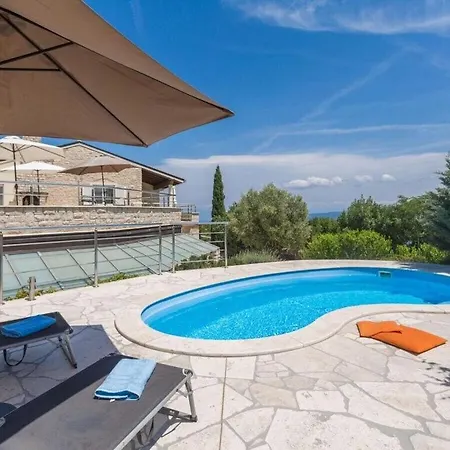 Calma Bis 8 Personen Villa Ripenda Kras